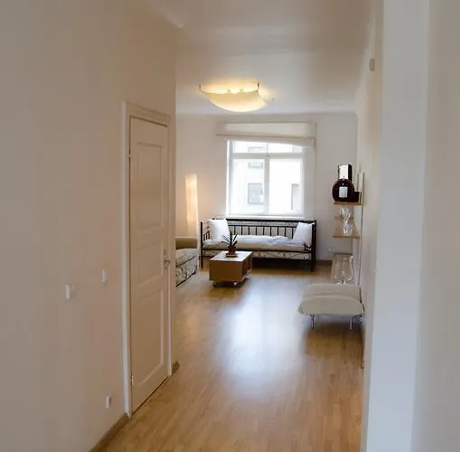 Апартаменти Apartment, Town Hall View With Parking *